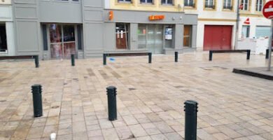 Foto de Basic-Fit Thionville 10 Place Anne Grommerch (Orange et Footlocker)