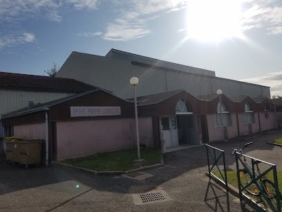Foto de Salle Polyvalente Pierre Denizot
