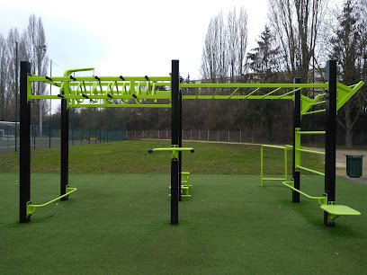 Foto de L'espace fitness extérieur de l'Arbre-Sec