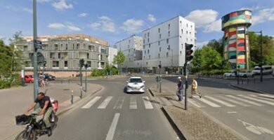 Foto de Accès au Gymnase de la Courrouze (Parking)