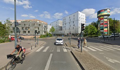 Foto de Accès au Gymnase de la Courrouze (Parking)